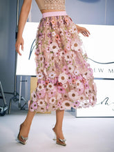 Load image into Gallery viewer, Amory Flower Embroidered Skirt In Pink
