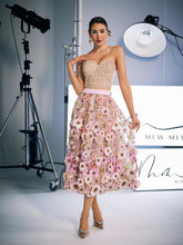 Load image into Gallery viewer, Amory Flower Embroidered Skirt In Pink
