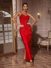 Load image into Gallery viewer, Arushi Strapless Flower Bandage Dress In Red
