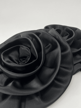 Load image into Gallery viewer, Ceva Camellia Flower Satin Gloves In Black
