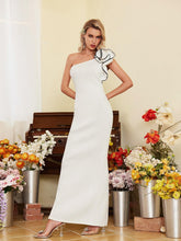 Load image into Gallery viewer, Huck One Shoulder Flower Bandage Dress
