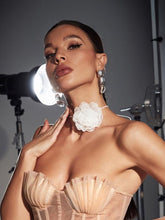 Load image into Gallery viewer, Rosie White Flower Mesh Choker

